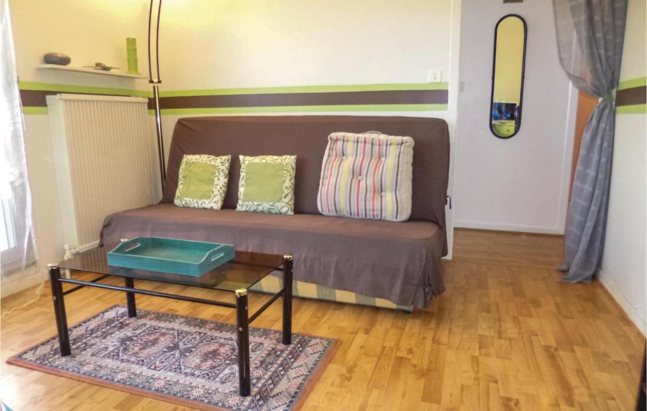 1 Bedroom Nice Apartment In Grandcamp Maisy Екстер'єр фото