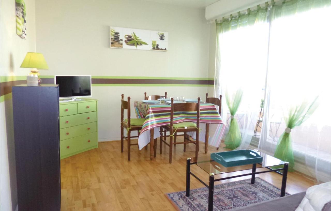 1 Bedroom Nice Apartment In Grandcamp Maisy Екстер'єр фото