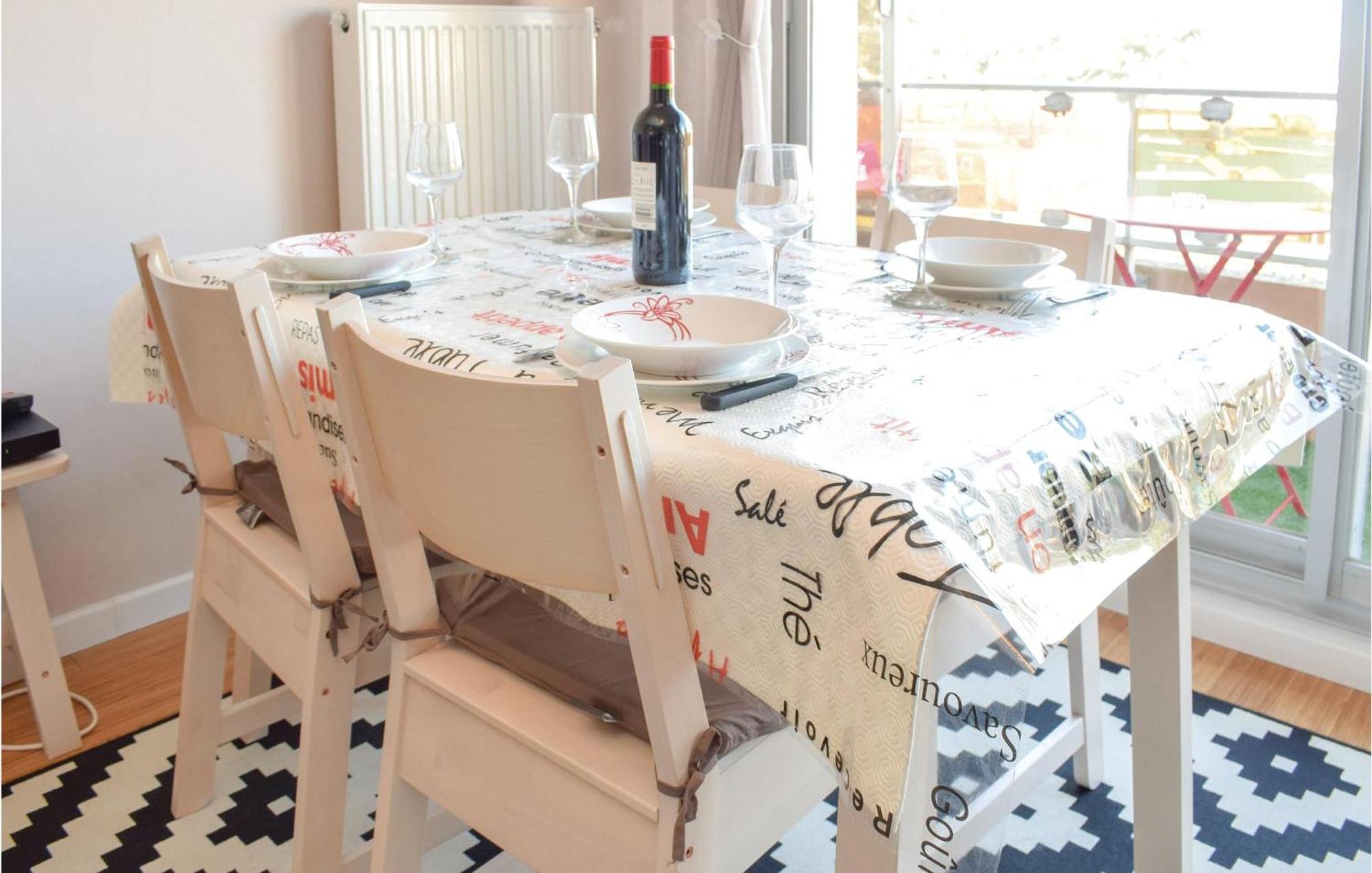 1 Bedroom Nice Apartment In Grandcamp Maisy Екстер'єр фото